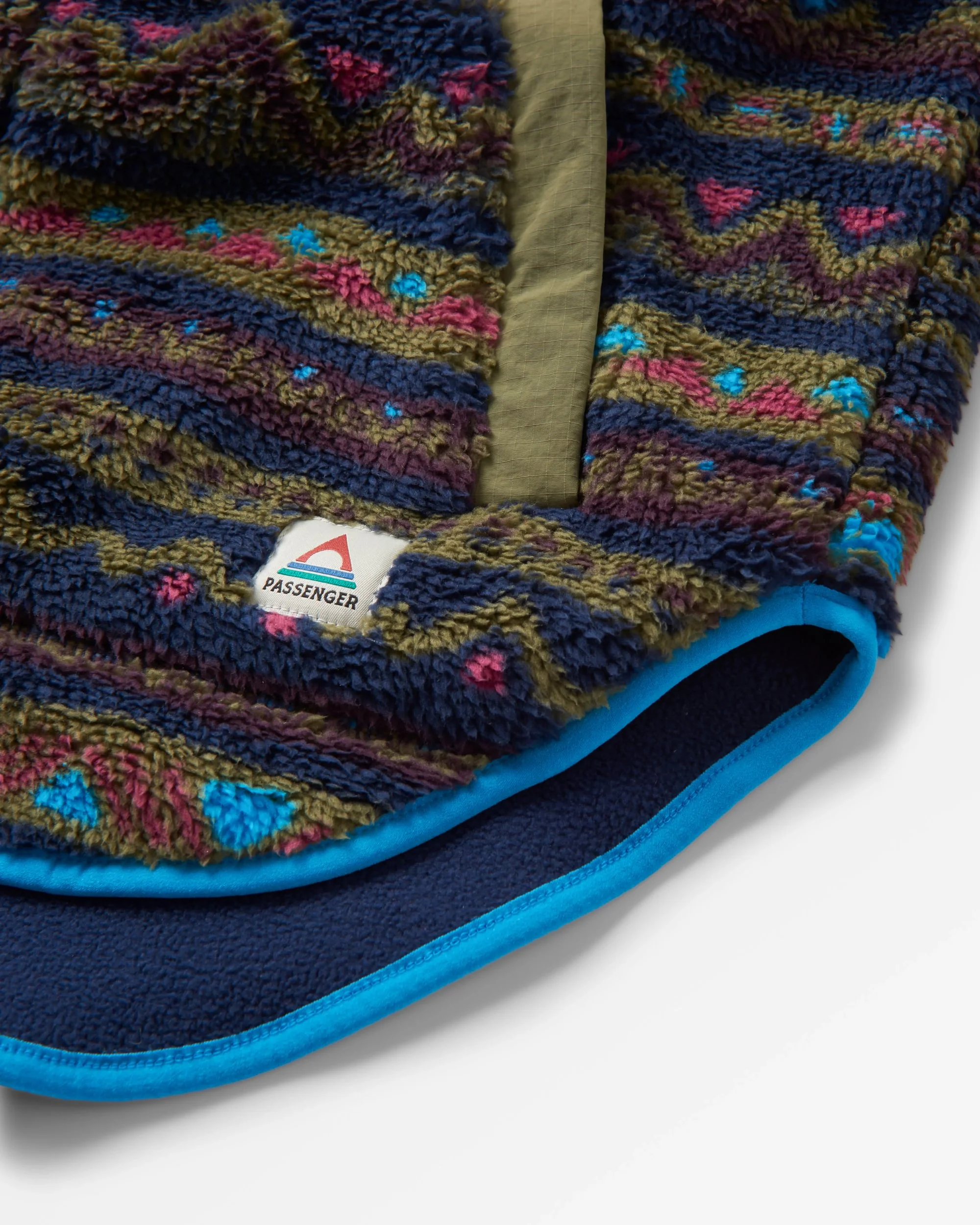 Beaumont Sherpa Hooded Fleece - Mountain Geo Multi - Image 6