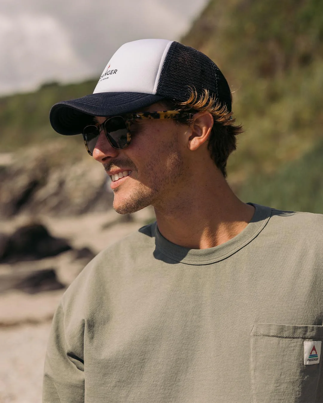 Beechey Snapback Trucker Cap - Black/ White - Image 3