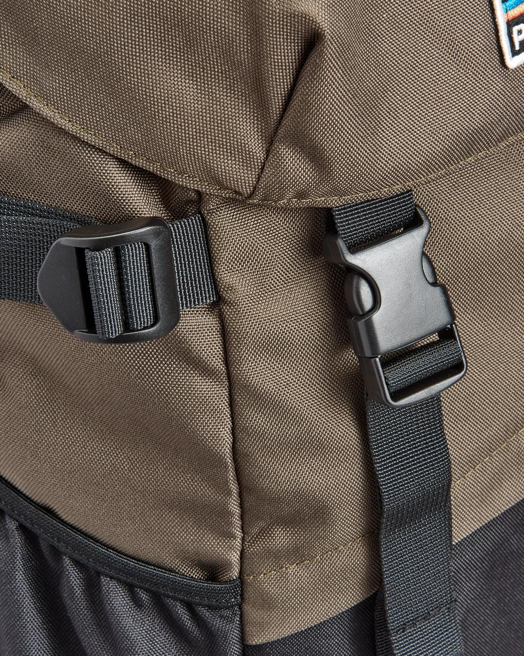Boondocker 26L Backpack - Black/Khaki - Image 10