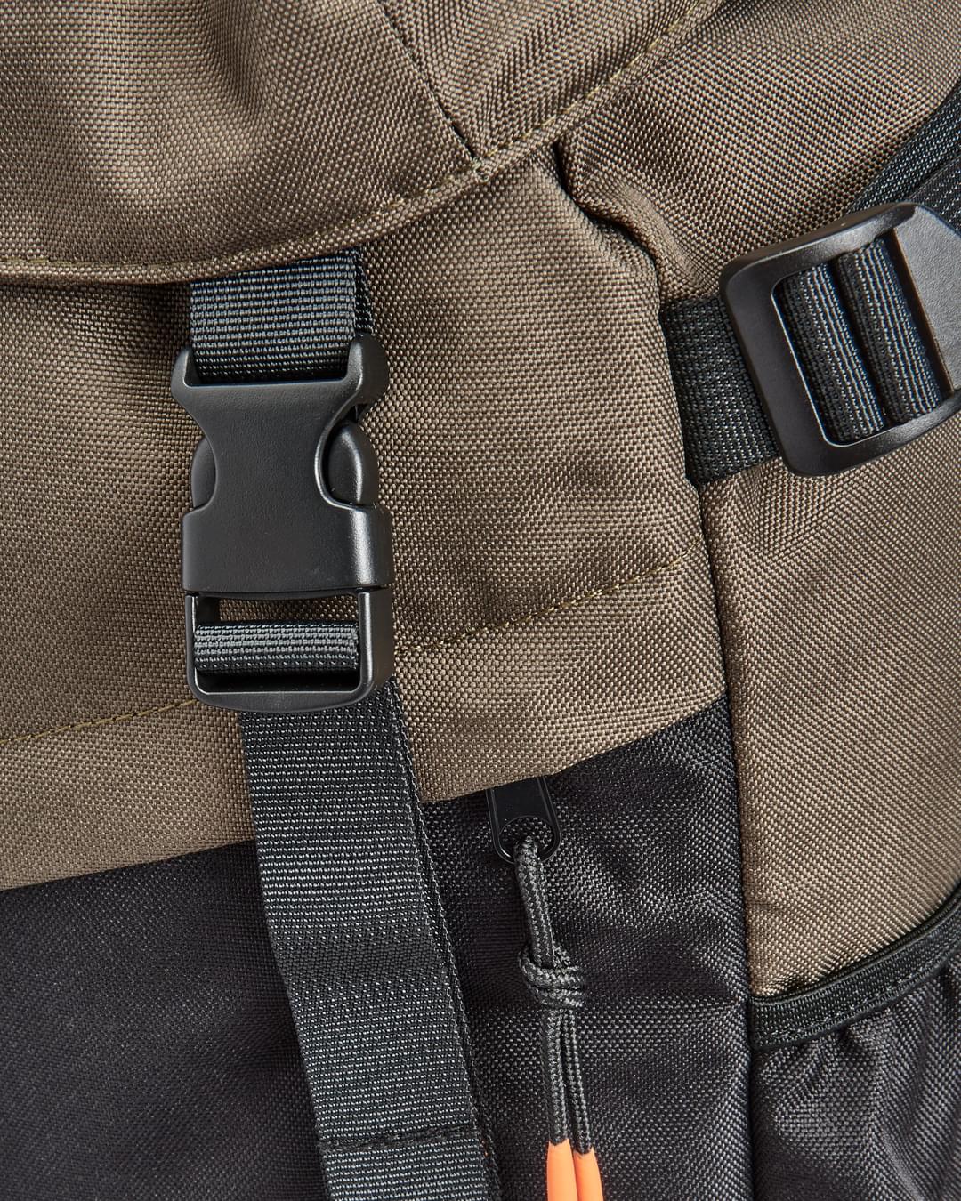 Boondocker 26L Backpack - Black/Khaki - Image 11