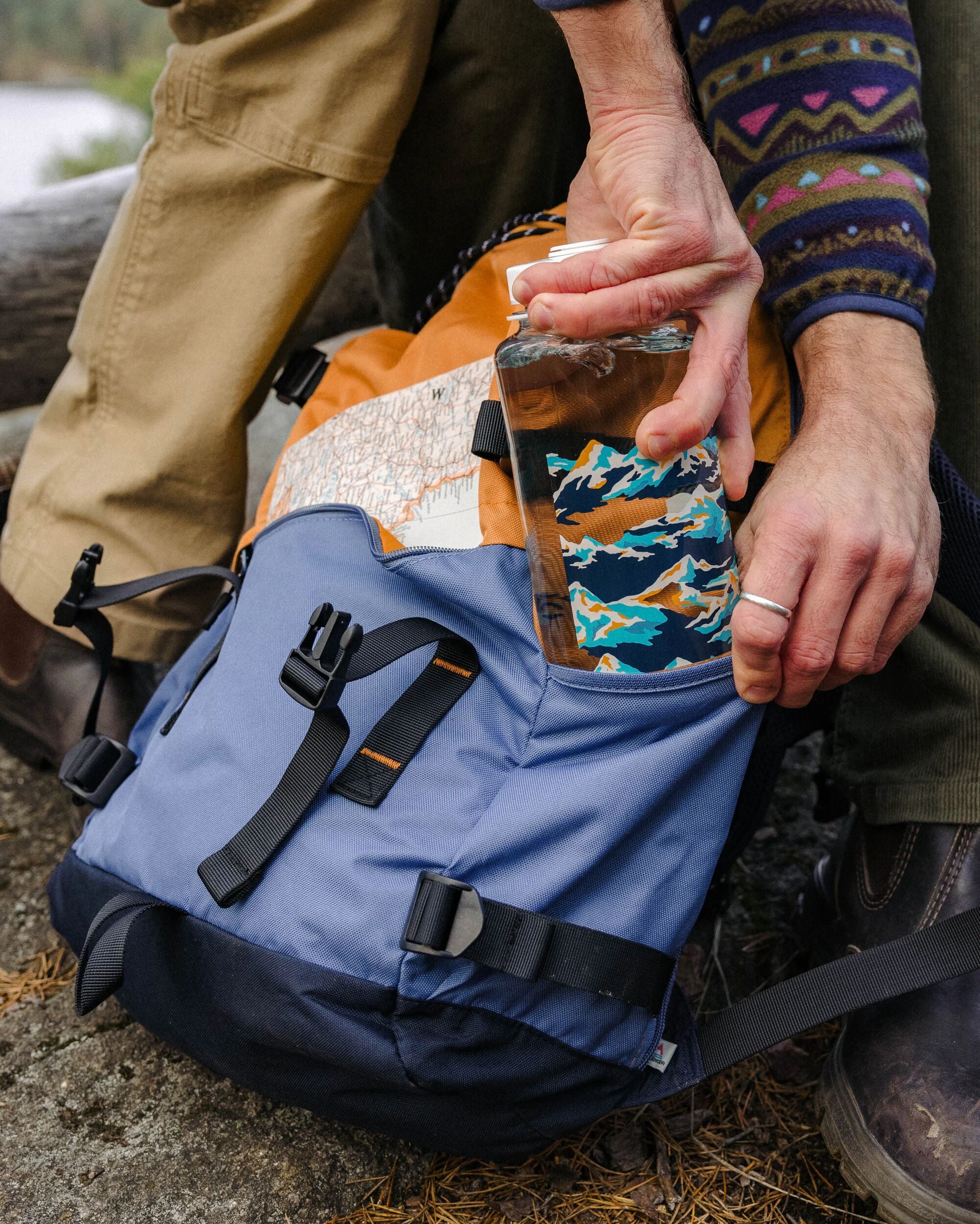Boondocker 26L Backpack - Honey/Dark Denim/Rich Navy - Image 7