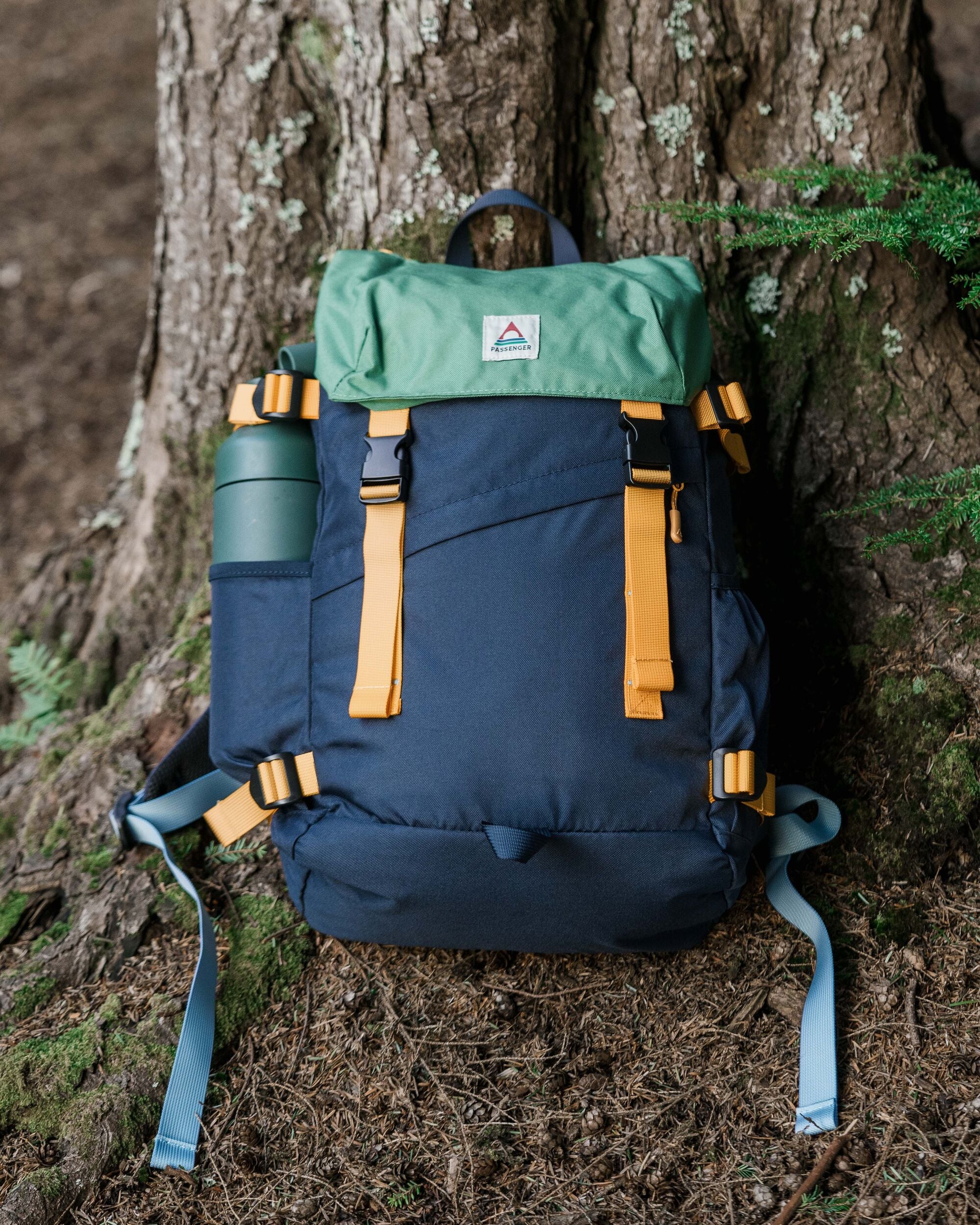 Boondocker 26L Backpack - Navy/ Laurel Green