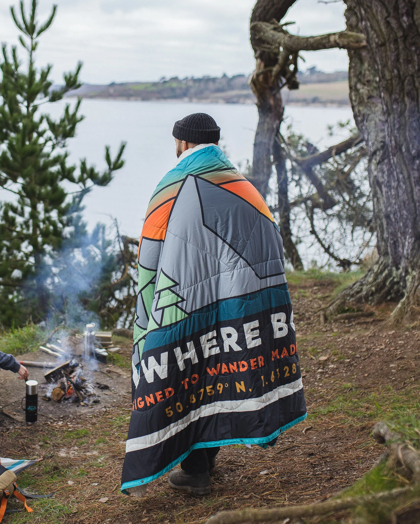 Cabin Sherpa Blanket - Black 'Nowhere Bound' Print - Image 4