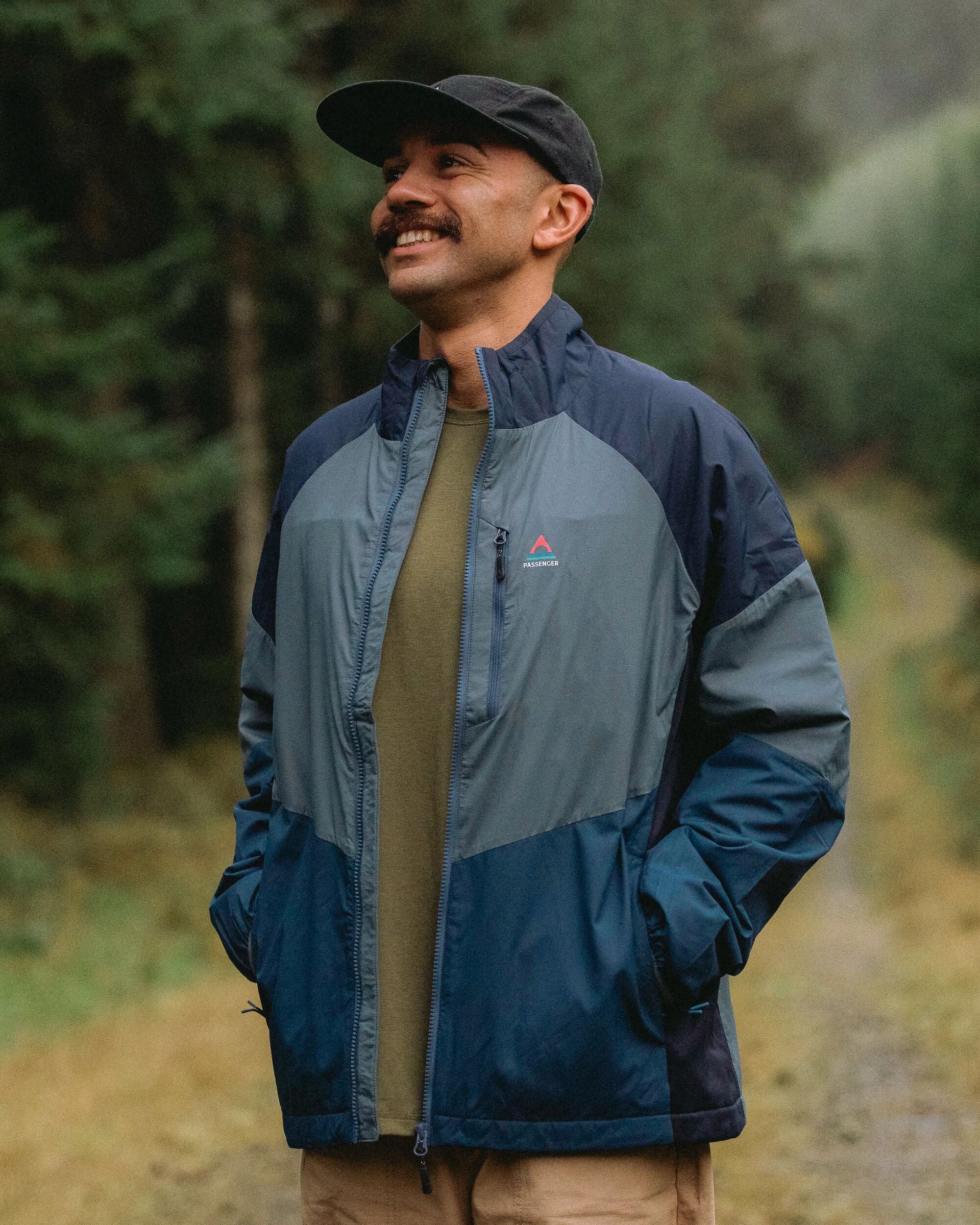 Daybreak Lightweight Thermore® Hoodless Jacket - Rich Navy/Storm Grey/Dark Denim - Image 3