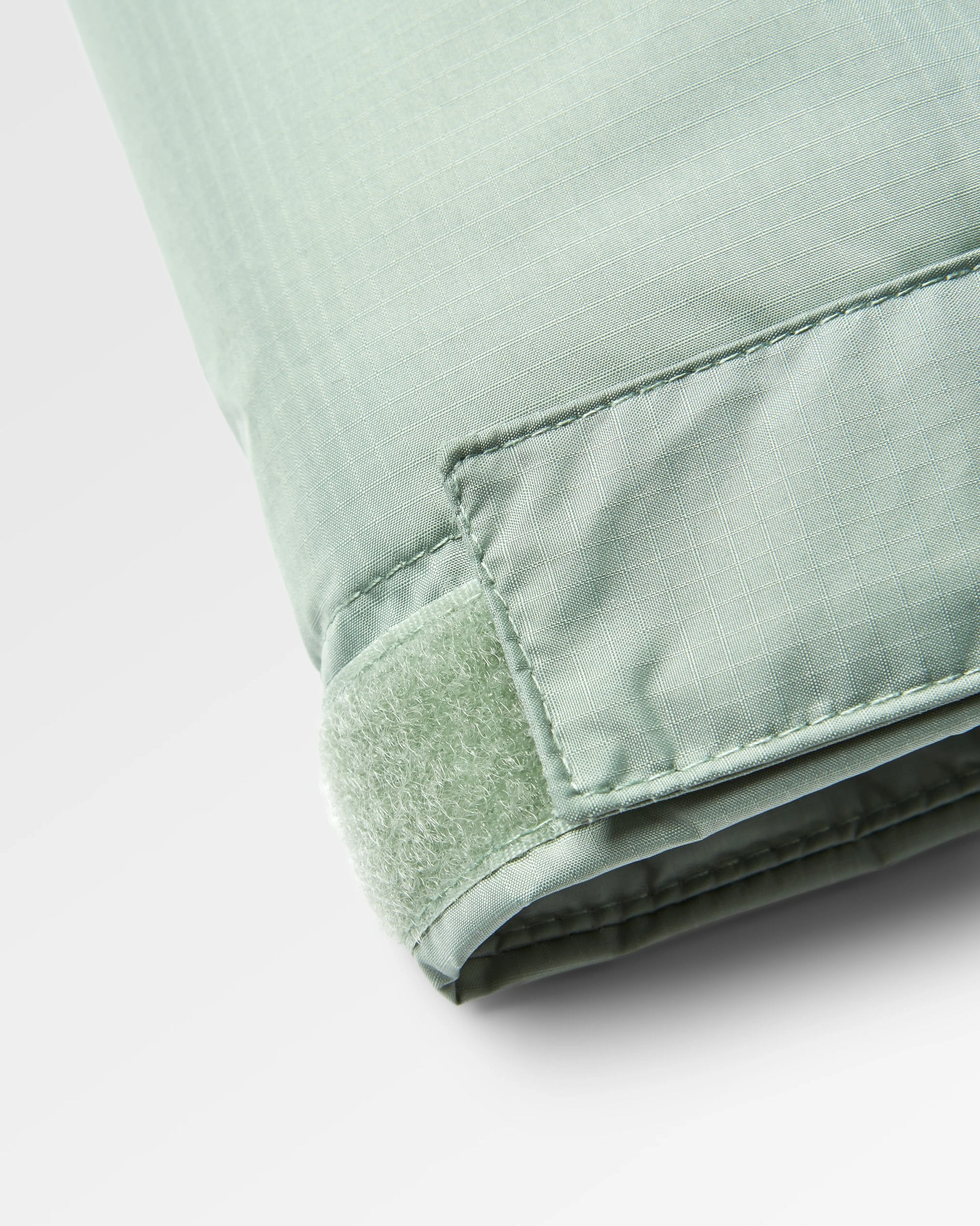 Escapism Sherpa Lined Changing Robe - Pistachio - Image 10