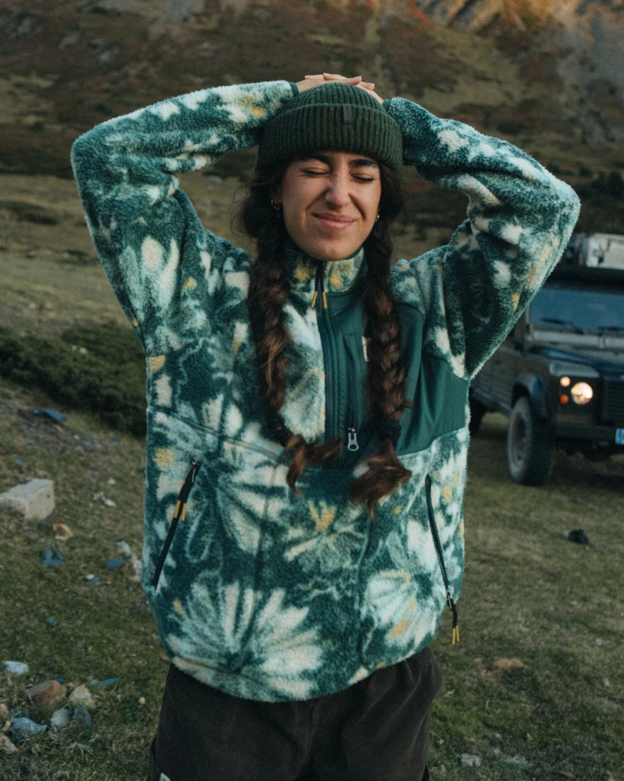 Home Sherpa Fleece - Frost Dark Fern