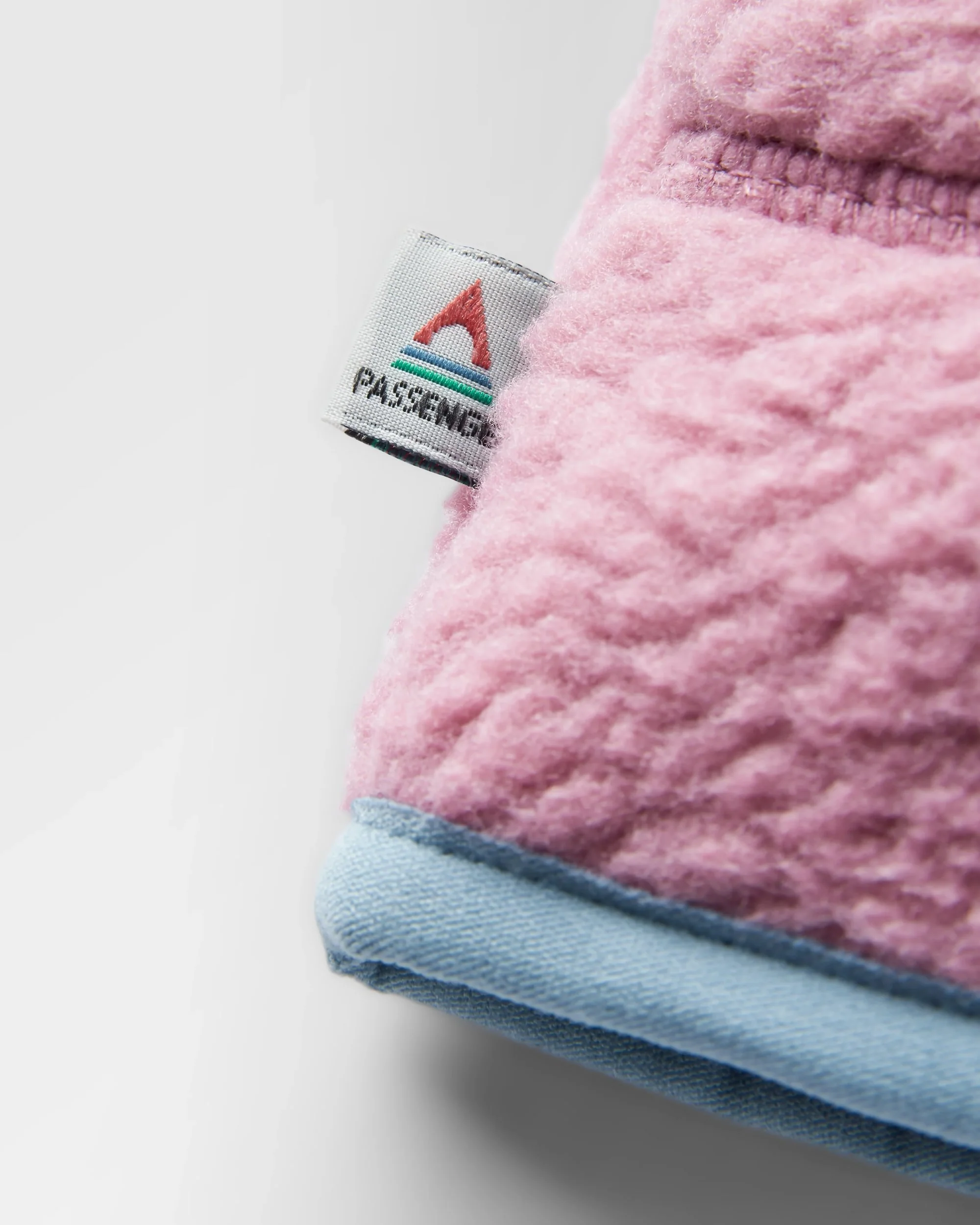 Home Sherpa Fleece - Oatmeal/Pink haze - Image 8