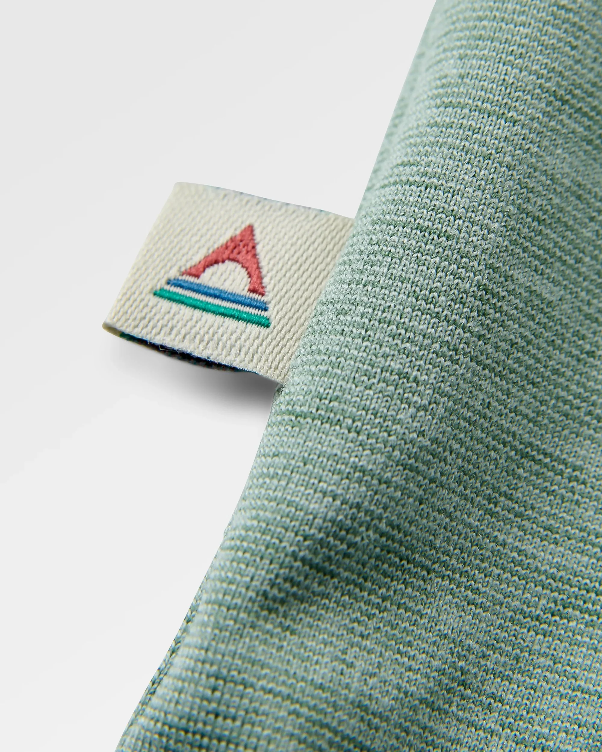 Light Ray Lightweight Surf T-Shirt - Pistachio Marl - Image 5