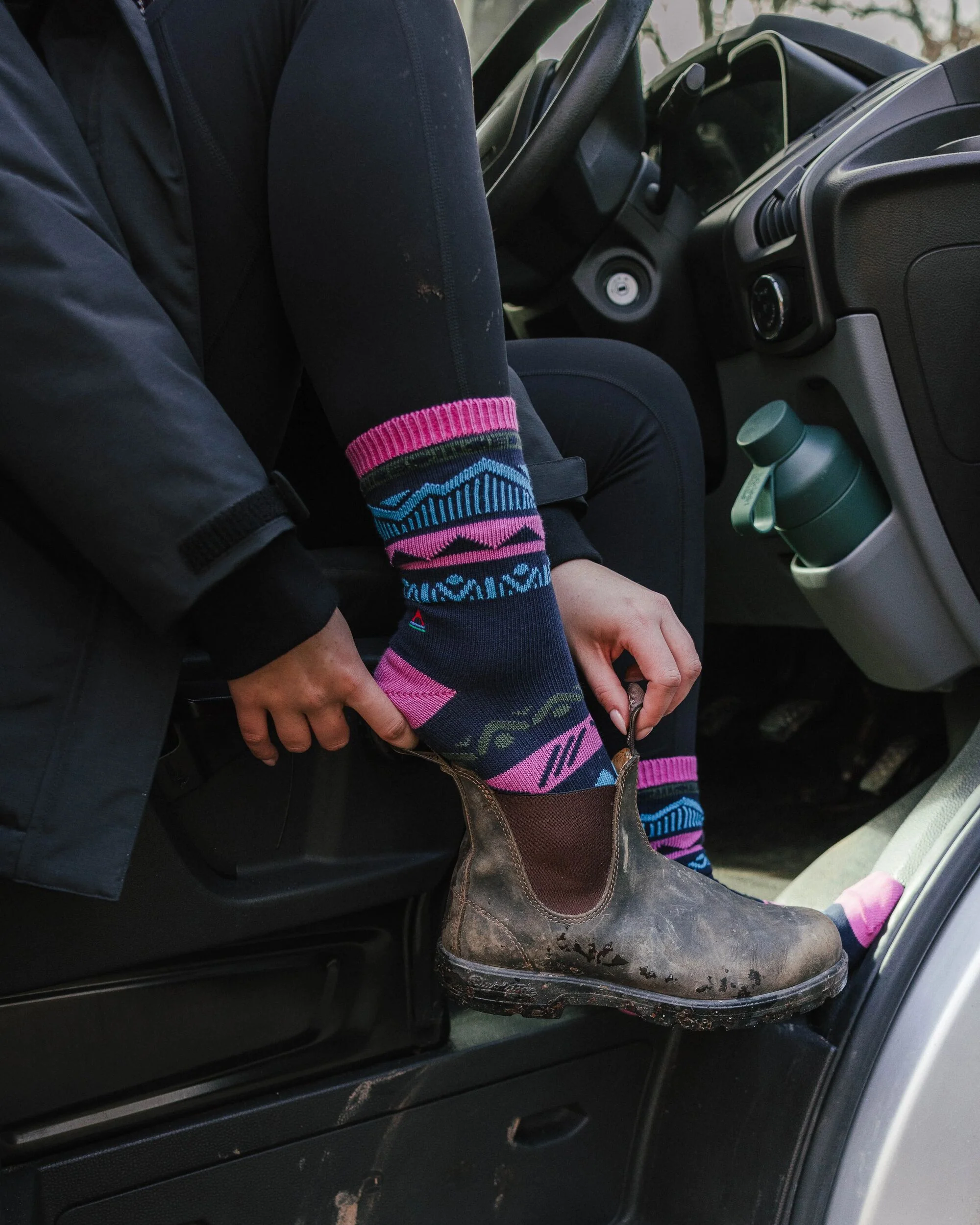 Nettle Organic Patterned Socks - Rich Navy - Image 2