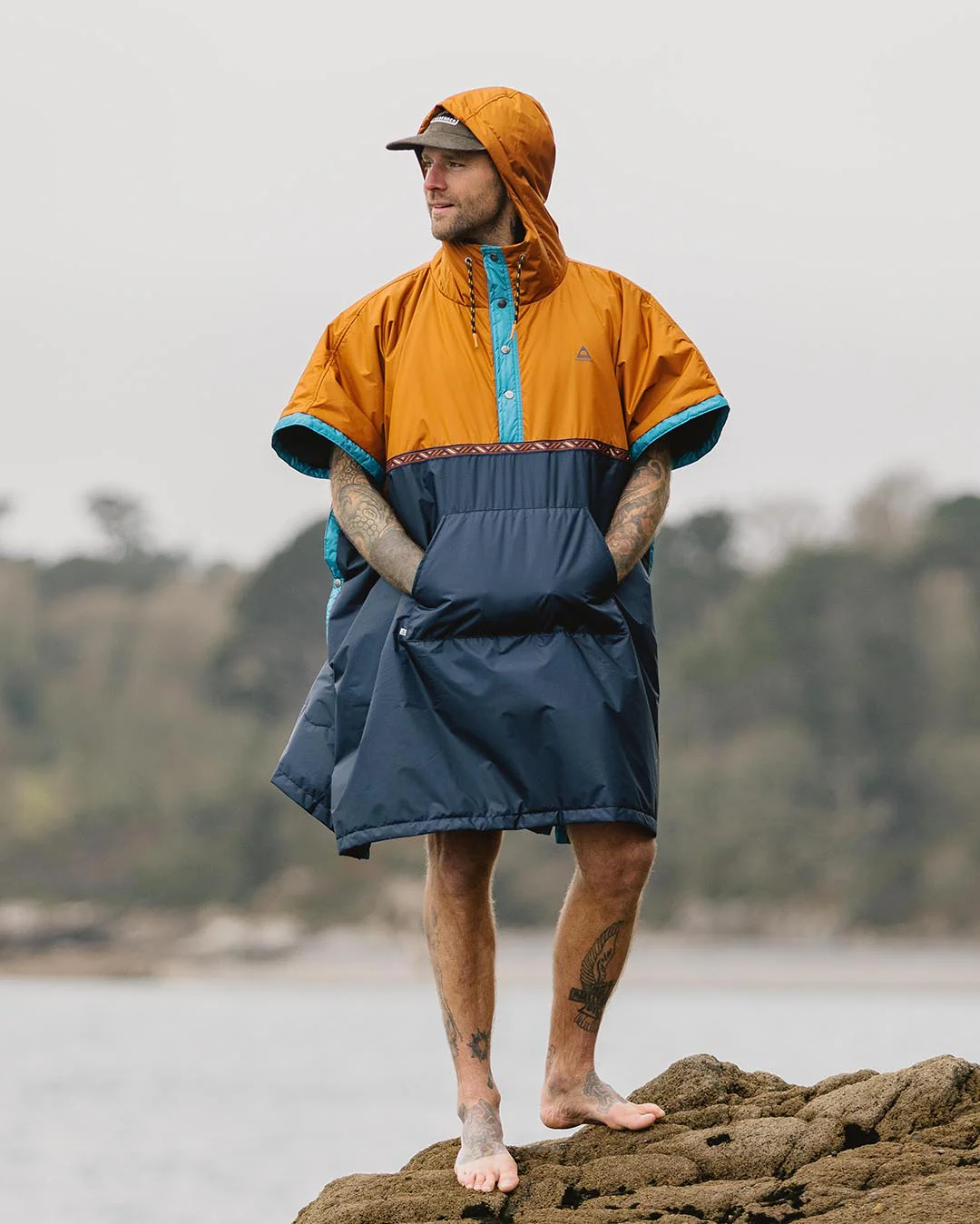 Outback Pull Over Changing Robe - Glazed Ginger/Deep Navy - Image 10