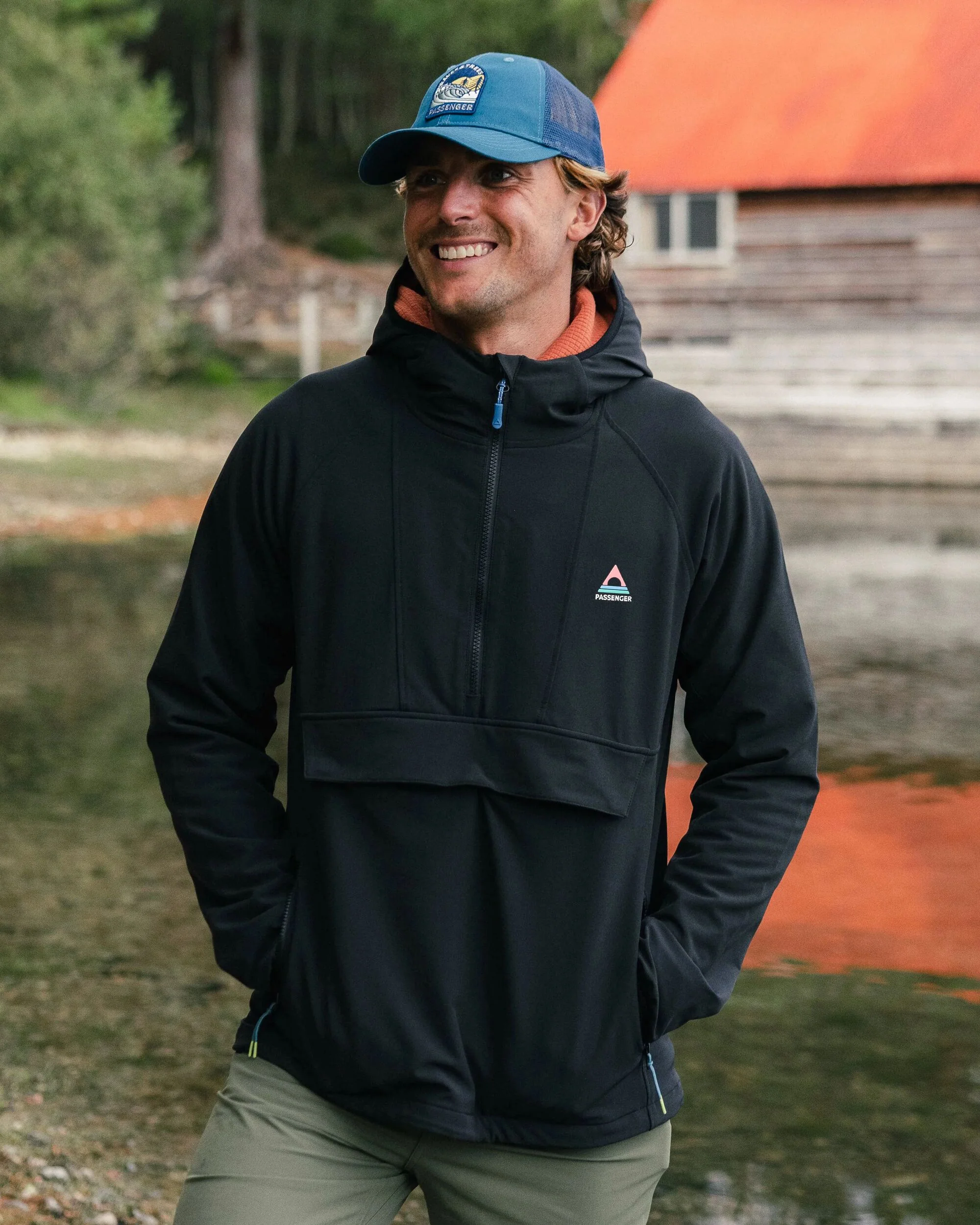 Roamer Softshell Anorak - Black