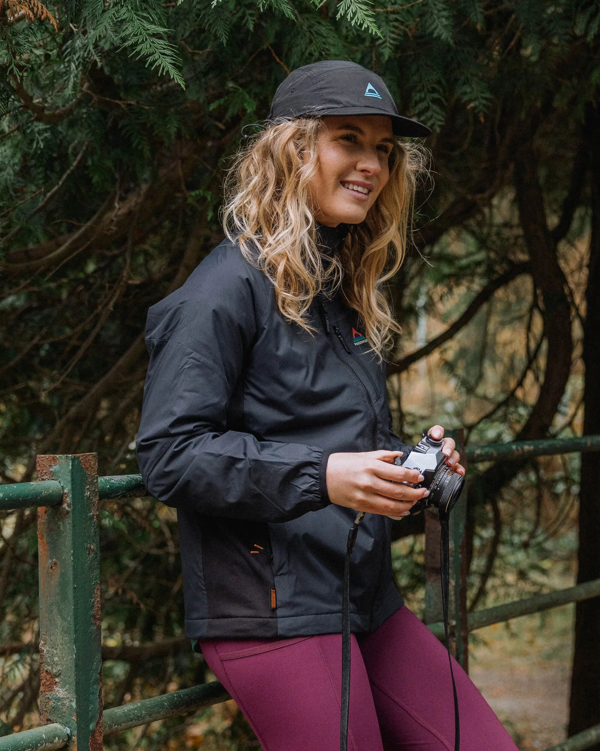 Shasta Lightweight Thermore® Hoodless Jacket - Black - Image 6