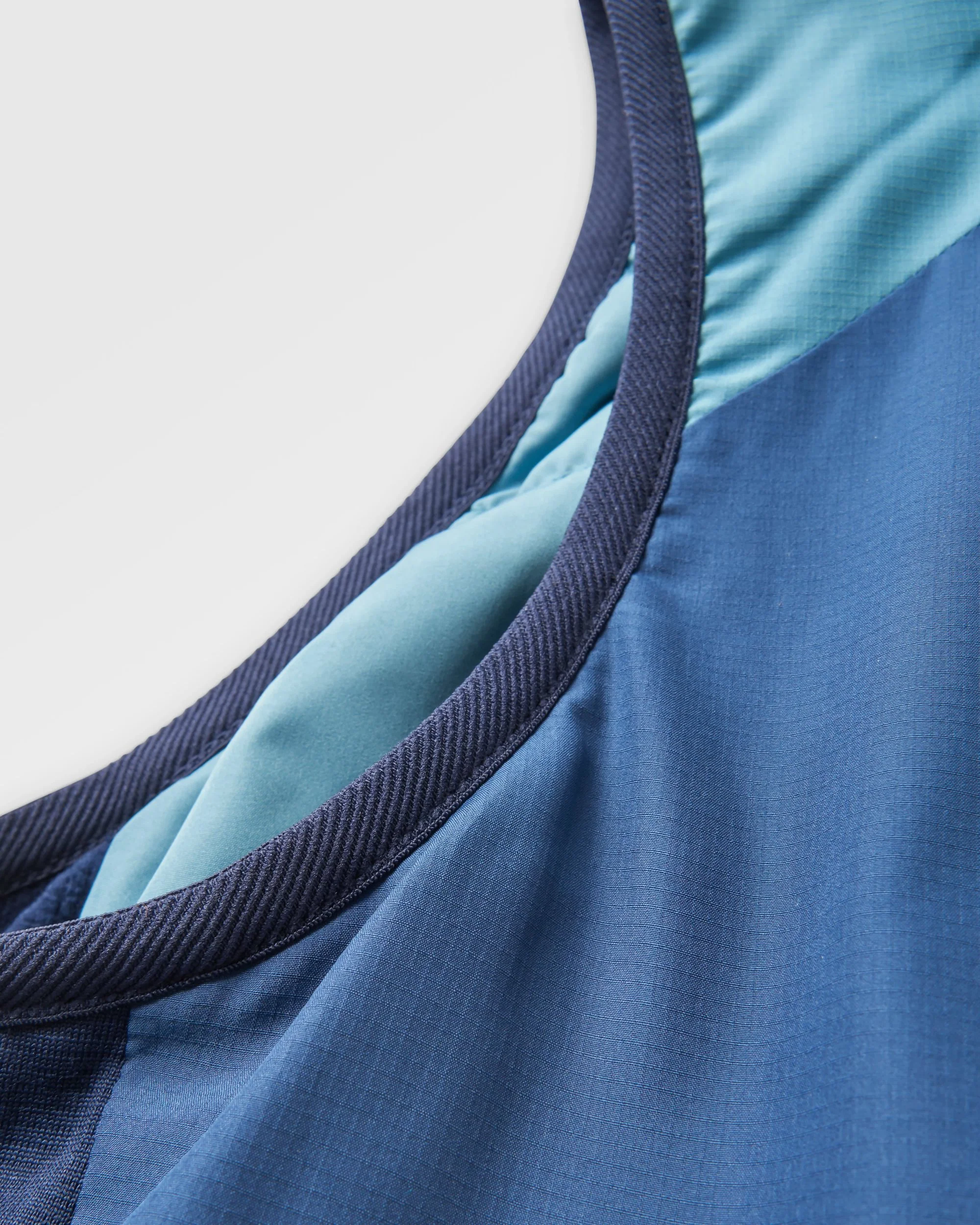 Shasta Lightweight Thermore® Insulated Gilet - Rich Navy/Dark Denim/Arctic - Image 8