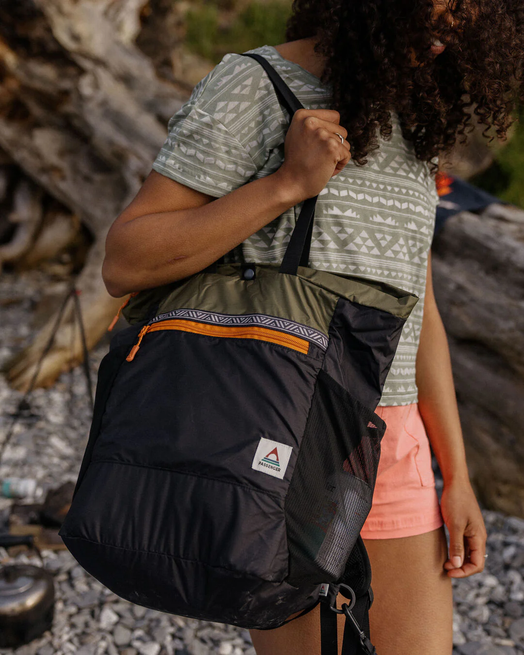 Stow Tote 22L Backpack - True Black/ Khaki - Image 5