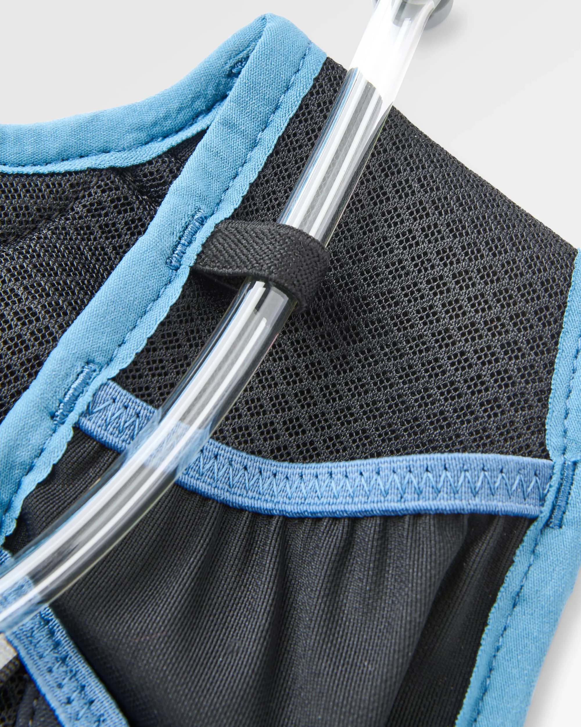 Traverse Trail Vest - Black - Image 5