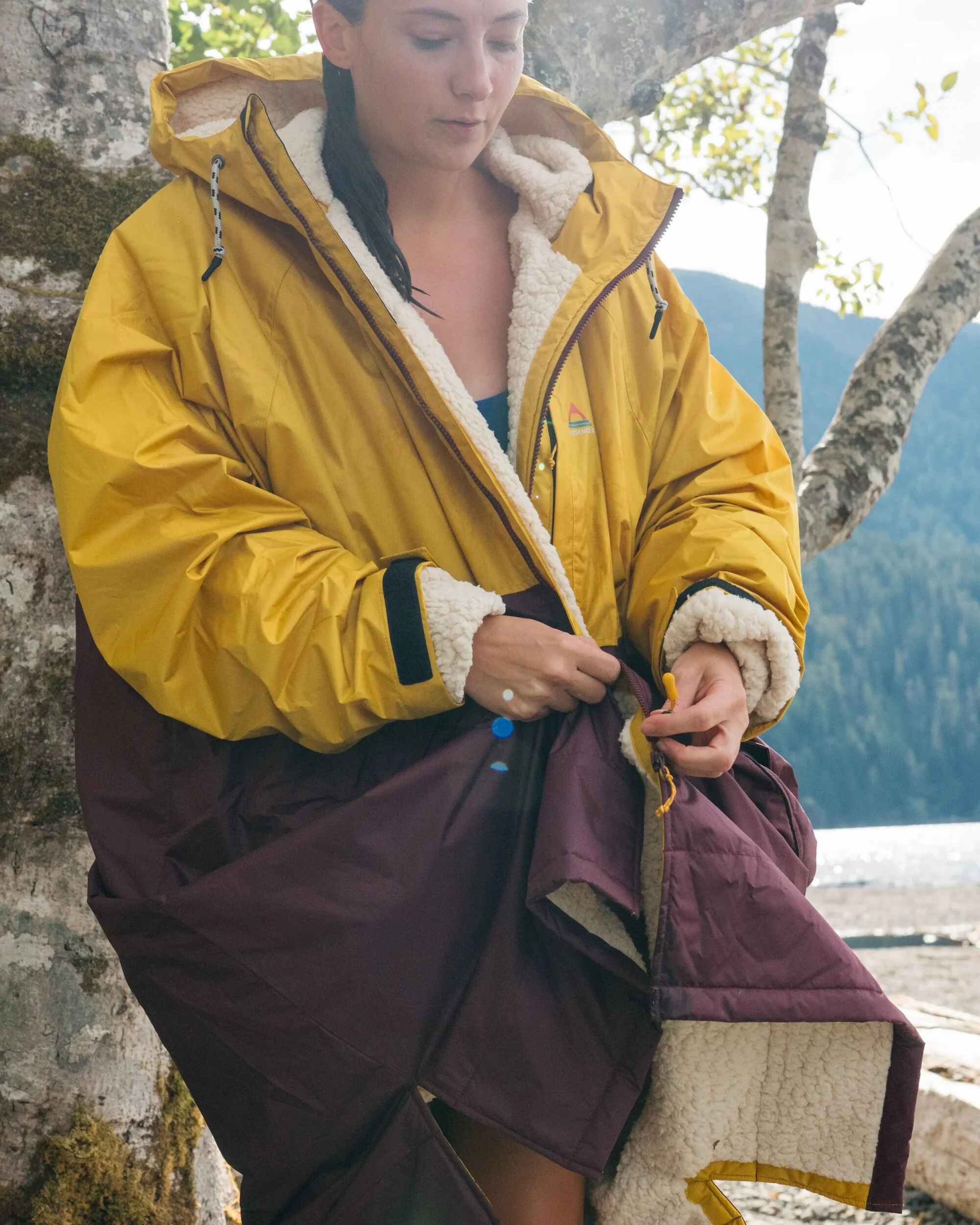 Waves Sherpa Lined Changing Robe - Fig/Heritage Yellow - Image 5