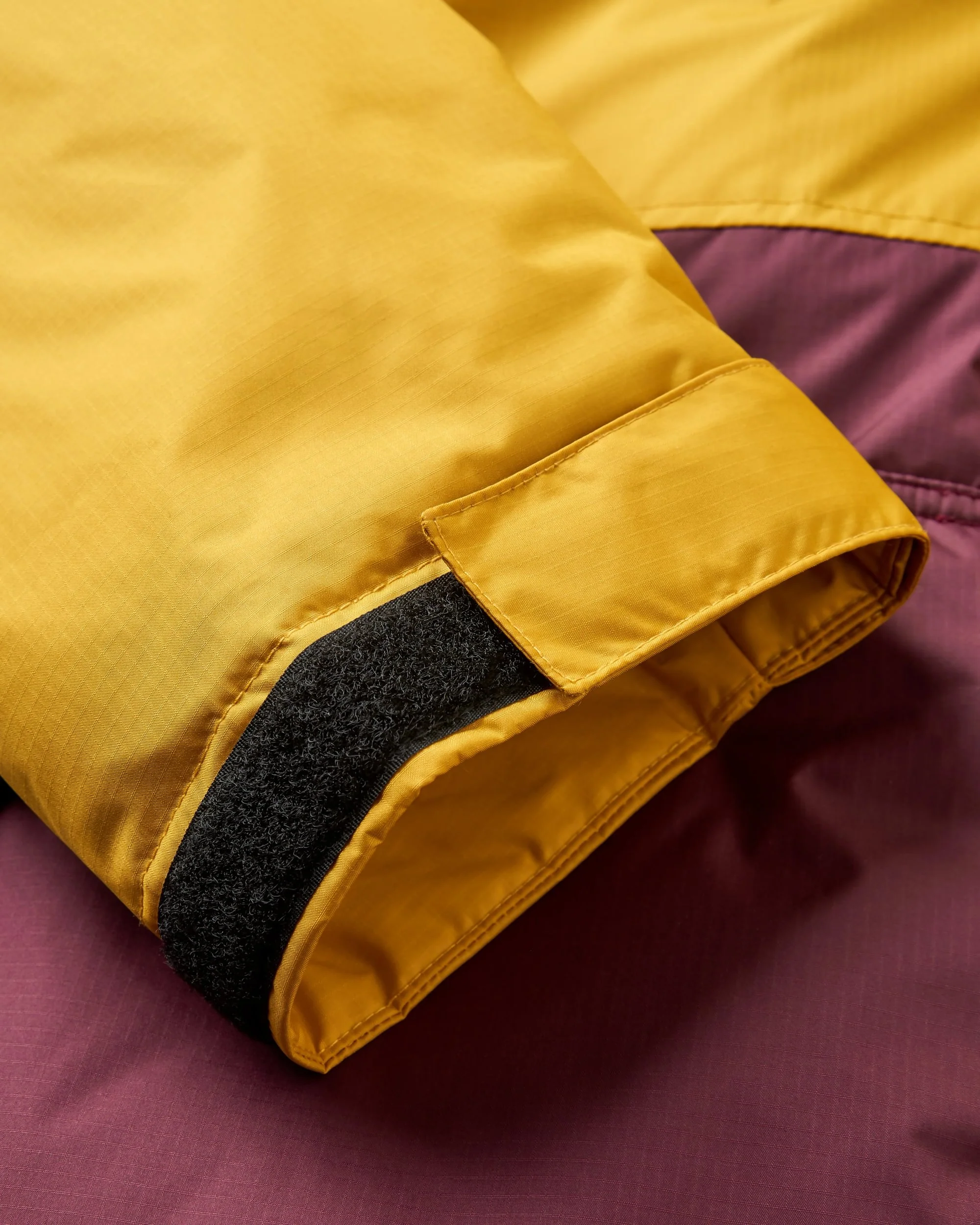 Waves Sherpa Lined Changing Robe - Fig/Heritage Yellow - Image 9
