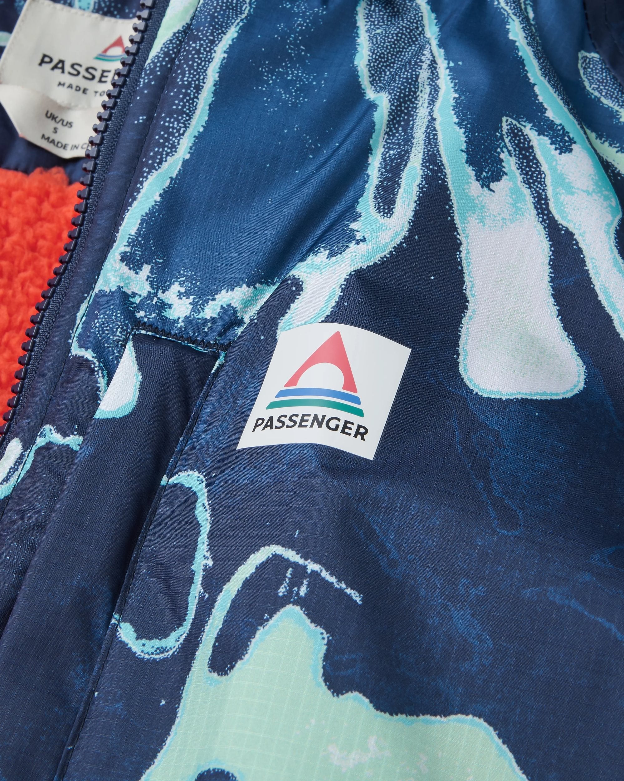 Waves Sherpa Lined Changing Robe - Frost Rich Navy - Image 2