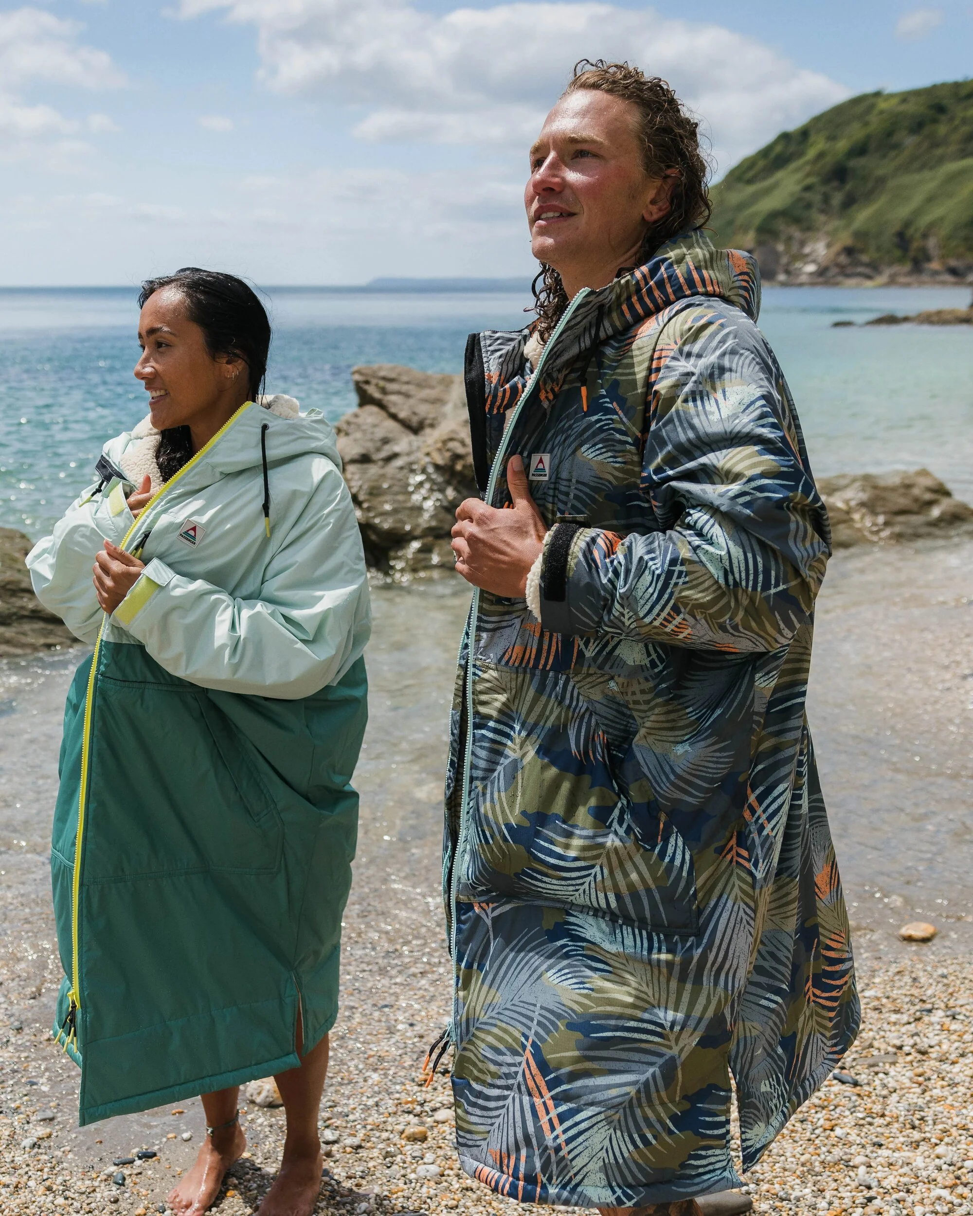 Waves Sherpa Lined Changing Robe - Palm Camo Apricot - Image 3