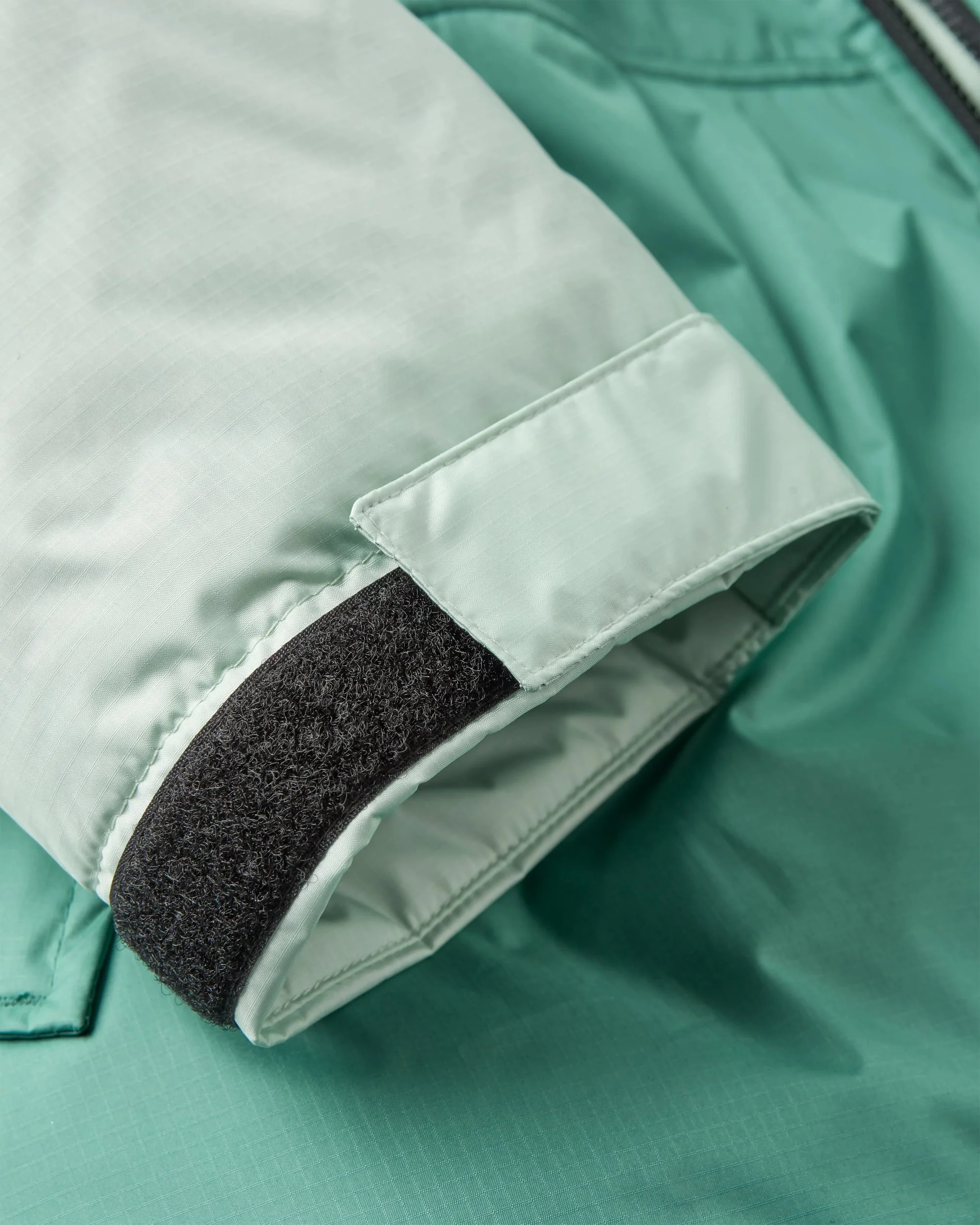 Waves Sherpa Lined Changing Robe - Spearmint/Deep Ocean - Image 6