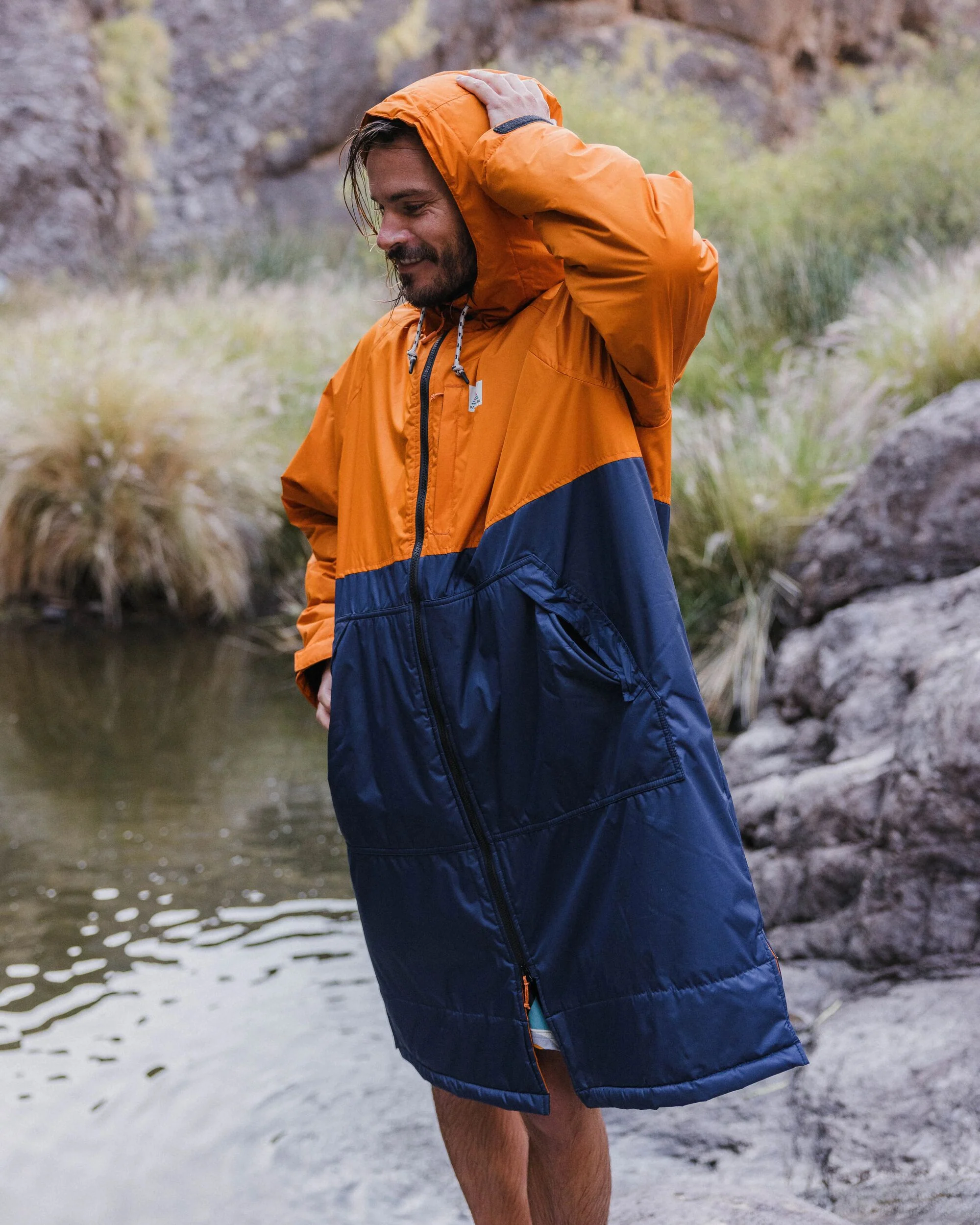 Waves Sherpa Lined Changing Robe - Sunrise Orange/Rich Navy - Image 4