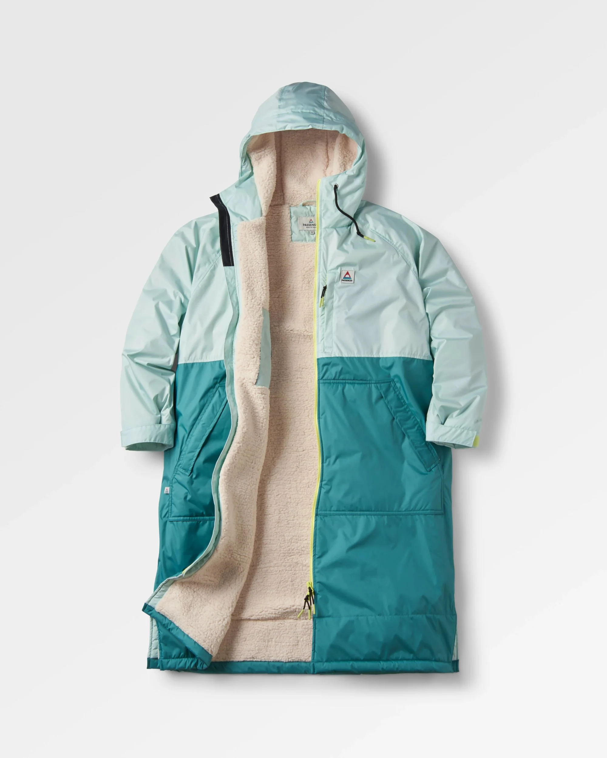 Waves Sherpa Lined Changing Robe - Surf Spray/Deep Sea