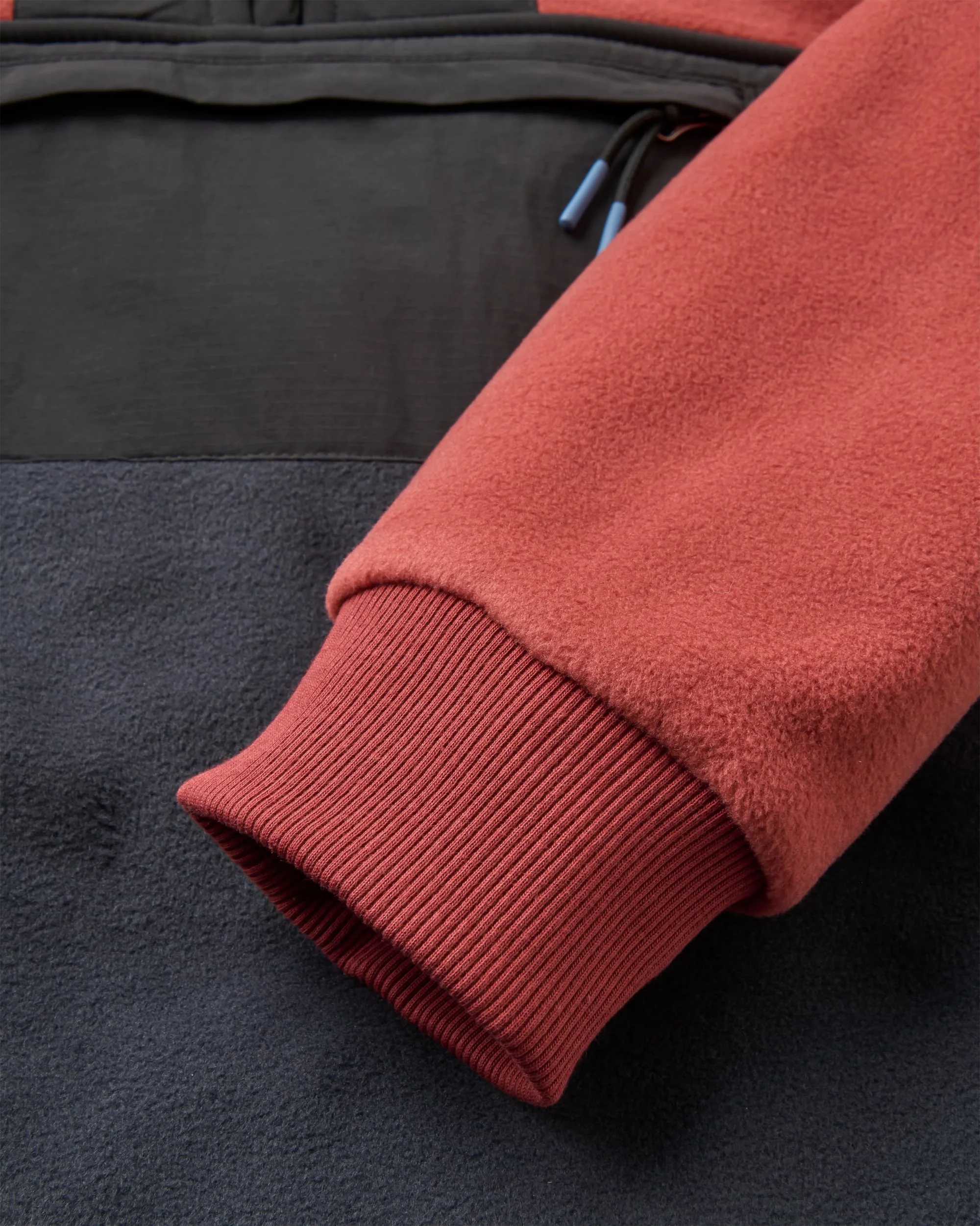 Woodland Hooded Polartec® Fleece - Redwood/Charcoal - Image 5